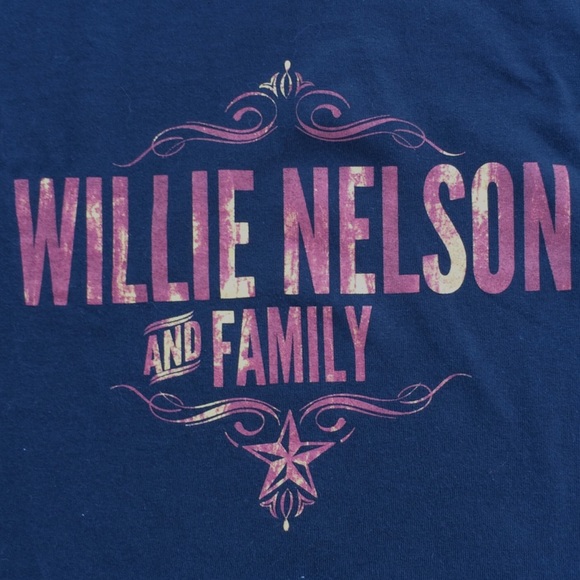 Willie Nelson graphic tee T-shirt plus size top - Picture 4 of 8